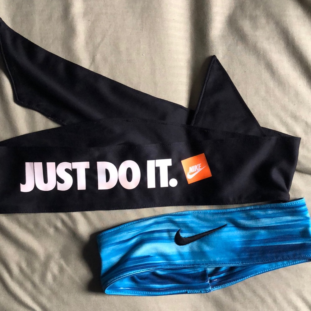 2 Nike headbands
